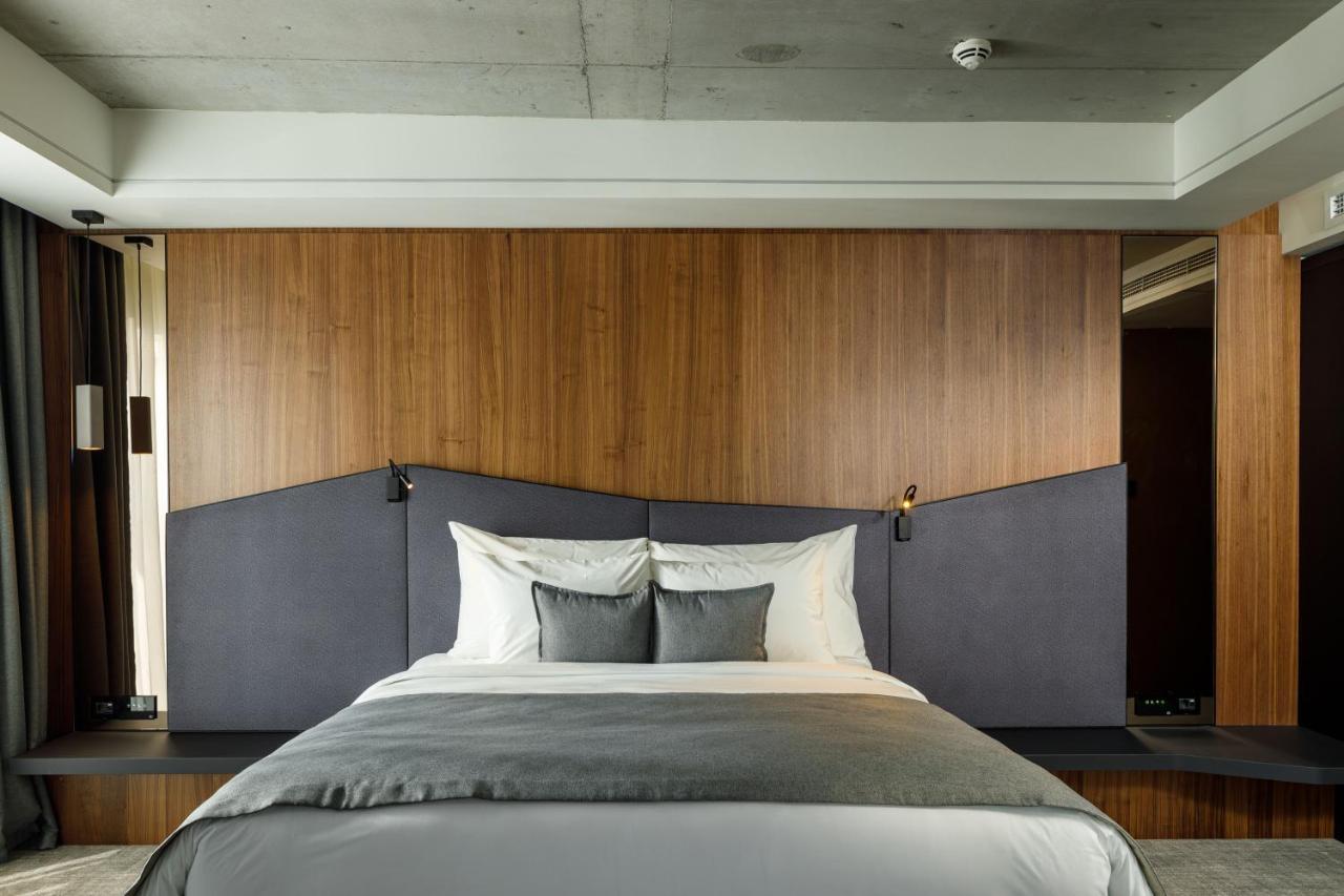 Qosmo Brasov Hotel Ngoại thất bức ảnh