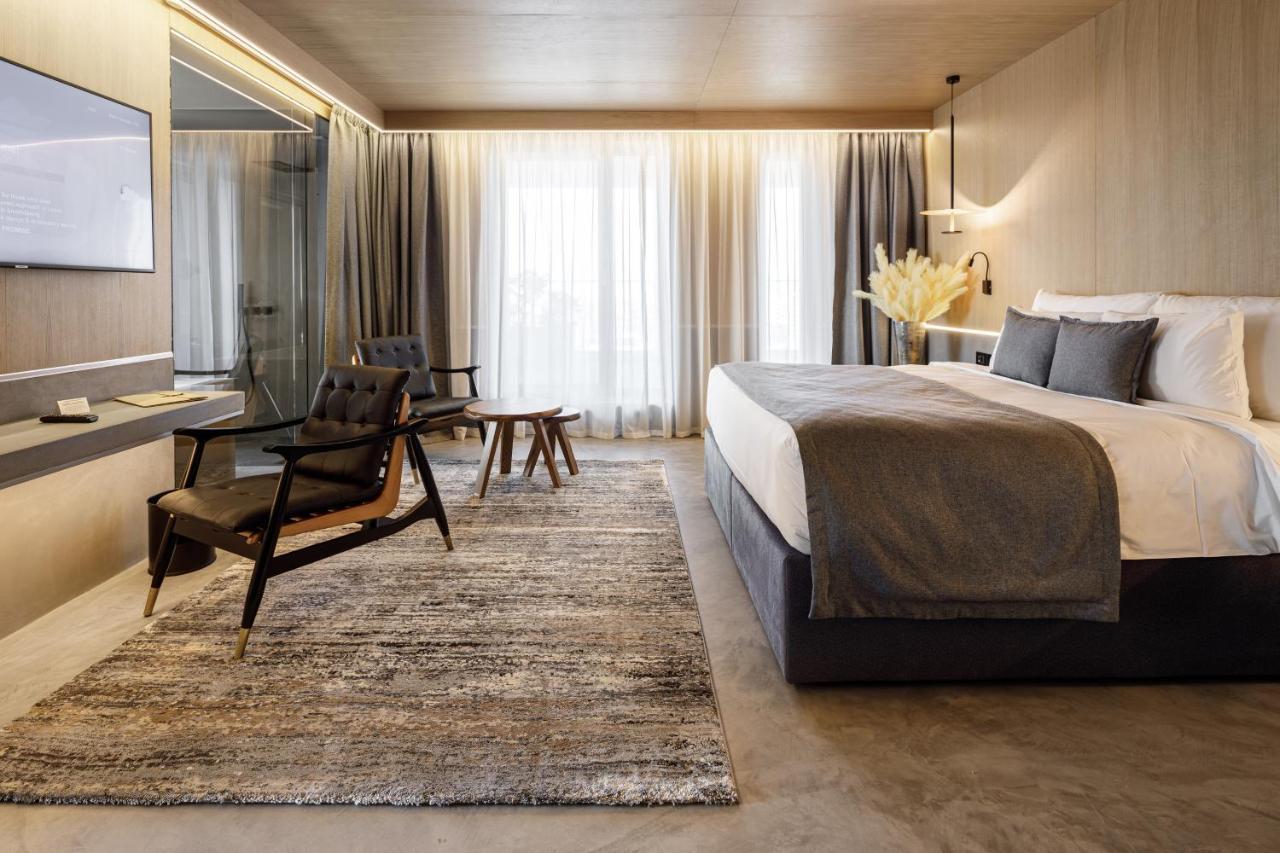 Qosmo Brasov Hotel Ngoại thất bức ảnh