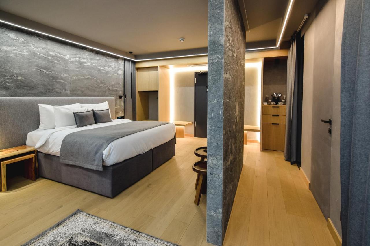 Qosmo Brasov Hotel Ngoại thất bức ảnh