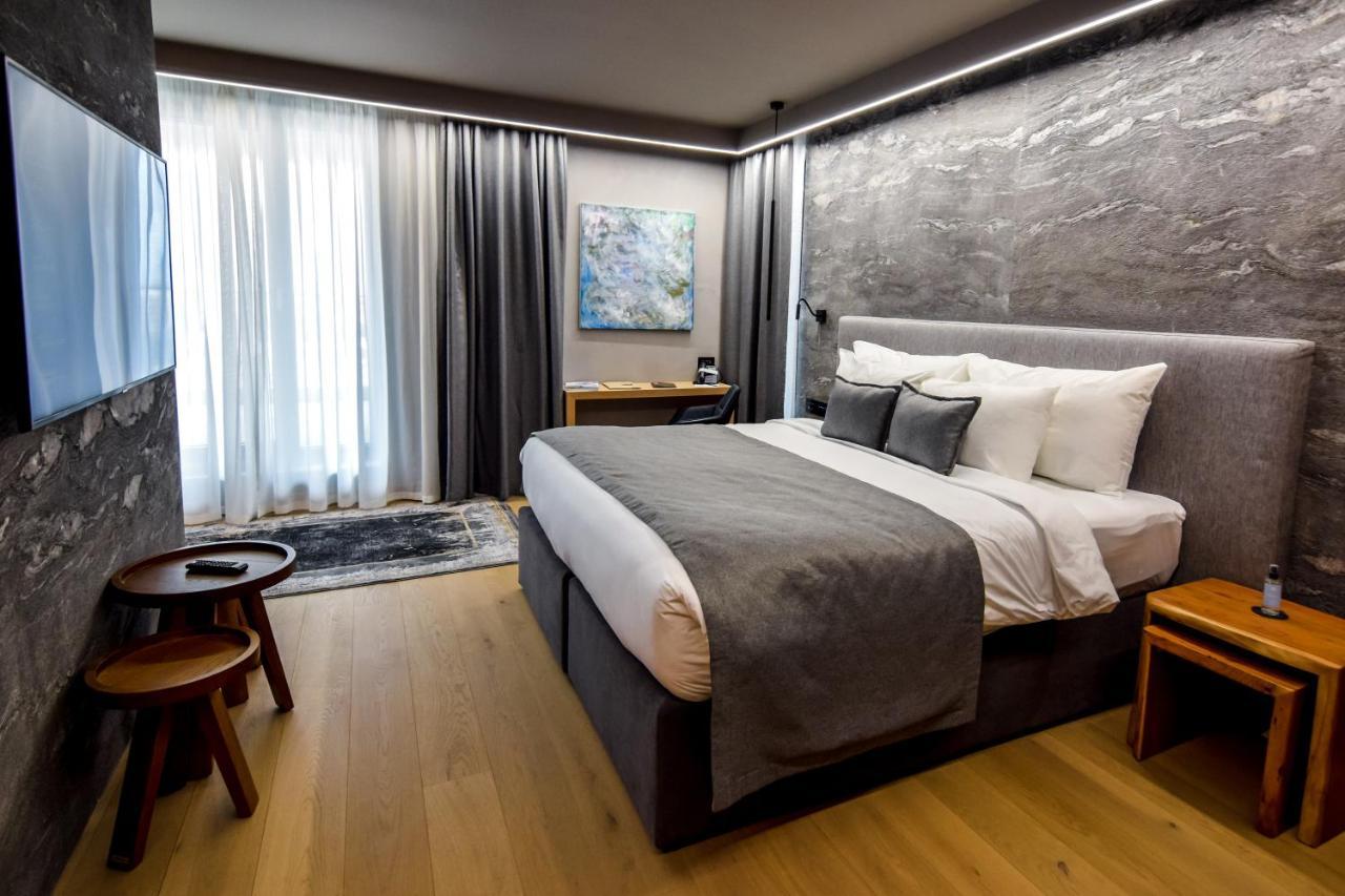 Qosmo Brasov Hotel Ngoại thất bức ảnh