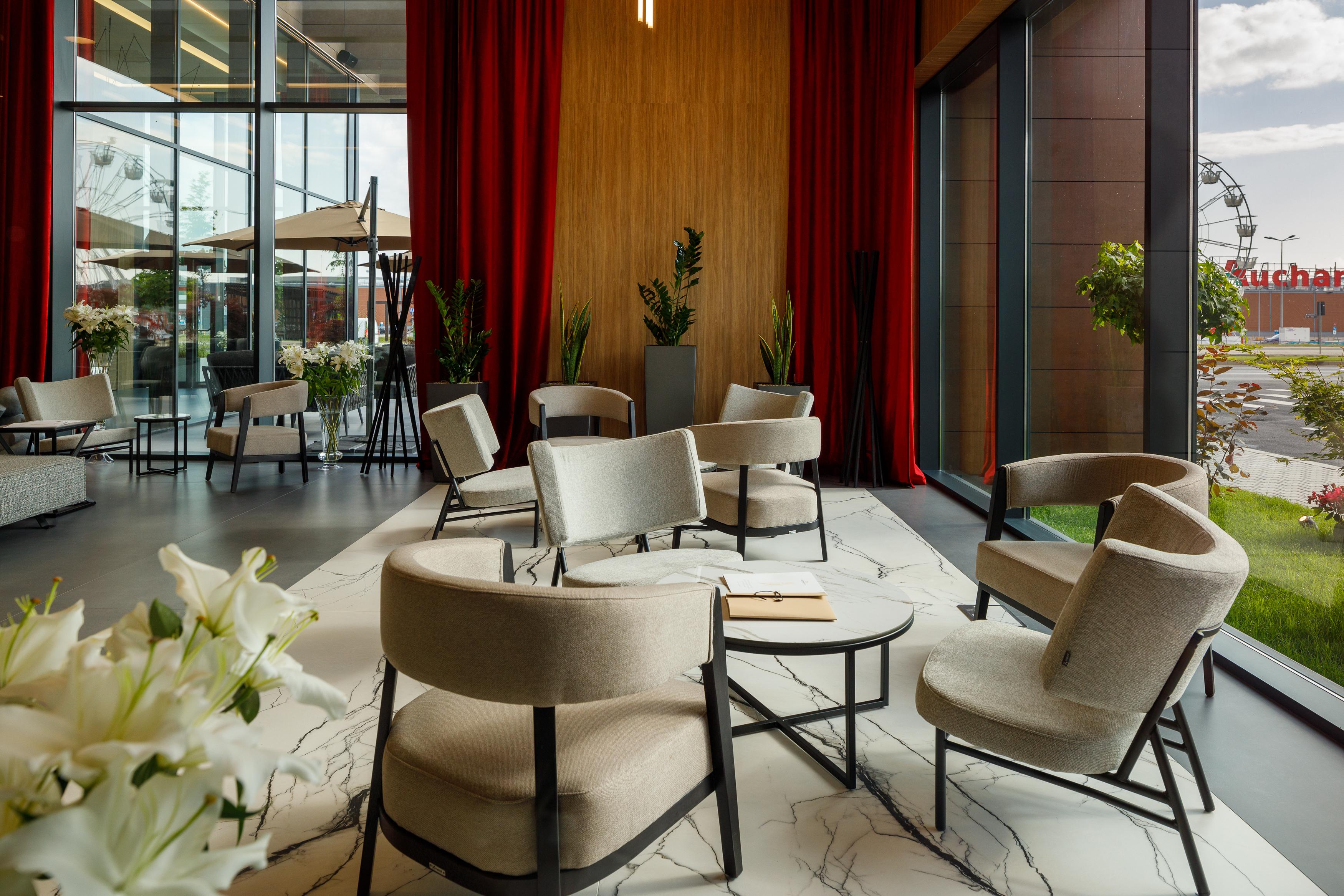 Qosmo Brasov Hotel Ngoại thất bức ảnh
