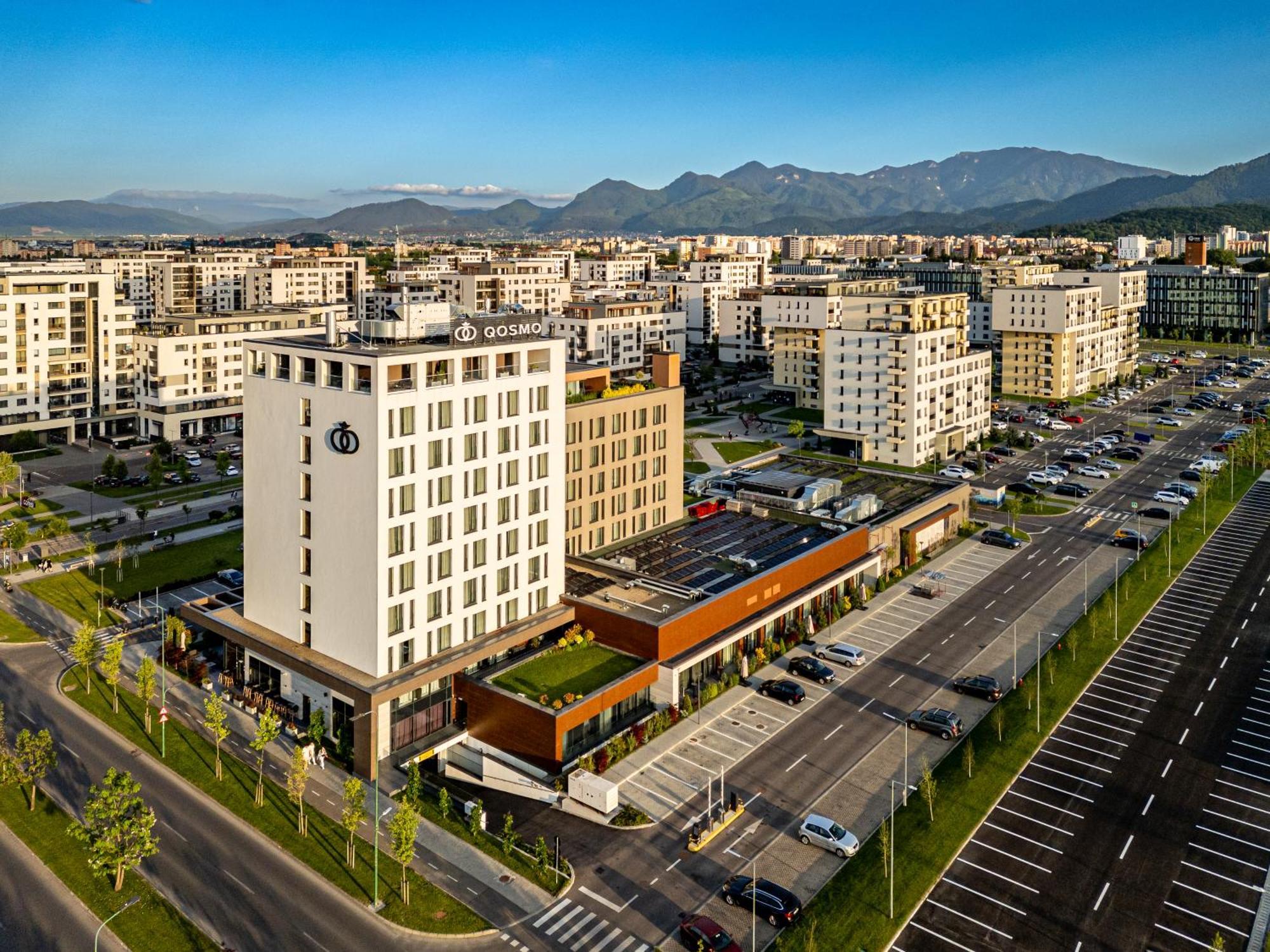 Qosmo Brasov Hotel Ngoại thất bức ảnh